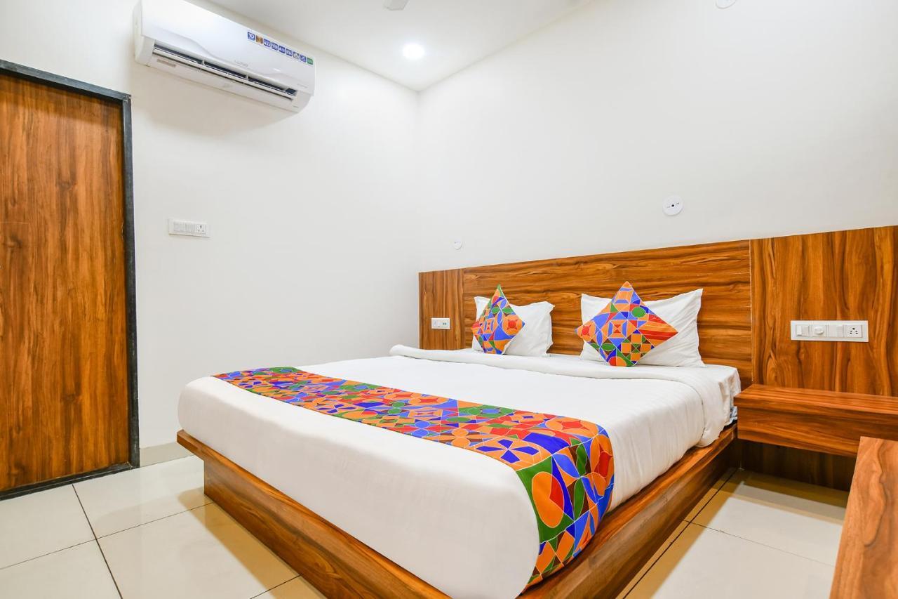 Hotel O Blue Sky 印多尔 外观 照片
